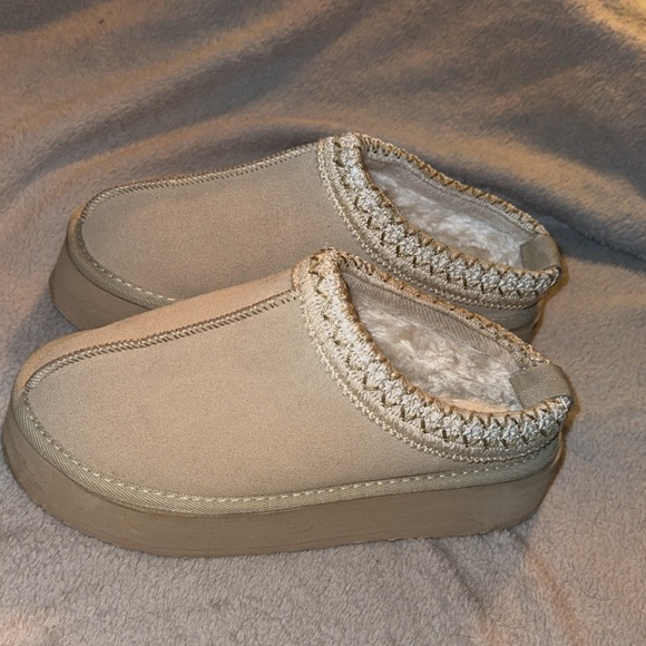 Tazmin Platform Snug Boots Nude - Picture 2 of 3